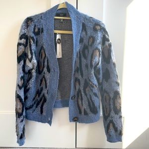NWT! Aqua size M blue leopard print cardigan